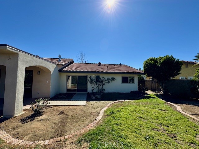 1415 Via Vallarta, Riverside CA: https://media.crmls.org/medias/18228044-ee03-47d8-baf4-f032e4724341.jpg