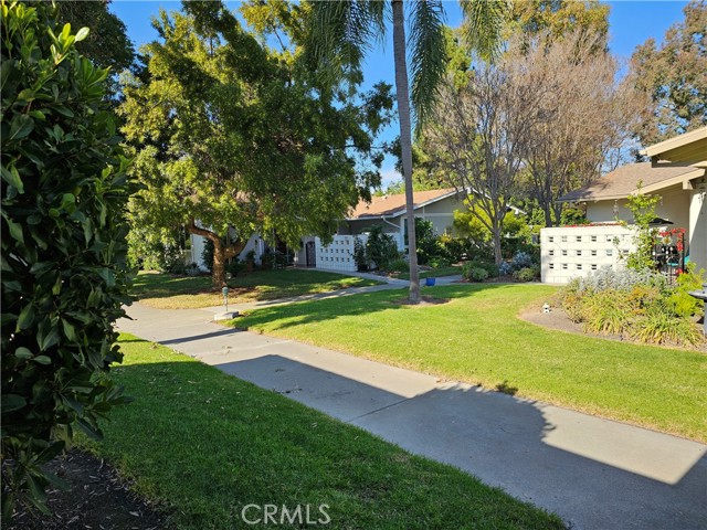 Detail Gallery Image 3 of 14 For 716 Avenida Majorca #C,  Laguna Woods,  CA 92637 - 2 Beds | 2 Baths