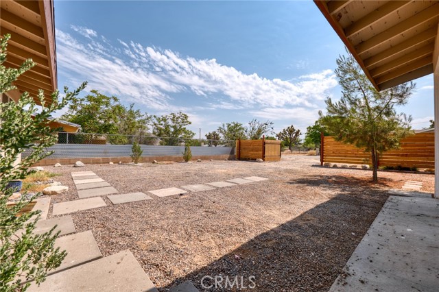 Detail Gallery Image 5 of 25 For 7754 Shawnee Trl, Yucca Valley,  CA 92284 - 2 Beds | 1 Baths