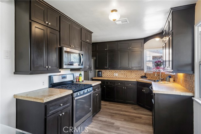 Detail Gallery Image 4 of 20 For 4244 Woodward, Norco,  CA 92860 - 3 Beds | 2 Baths