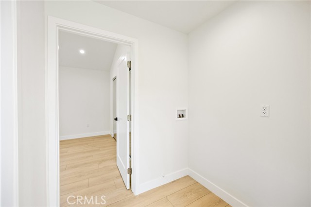 914 N Catalina Street, Burbank CA: https://media.crmls.org/medias/18254975-a82f-48aa-809a-34846e47bec4.jpg