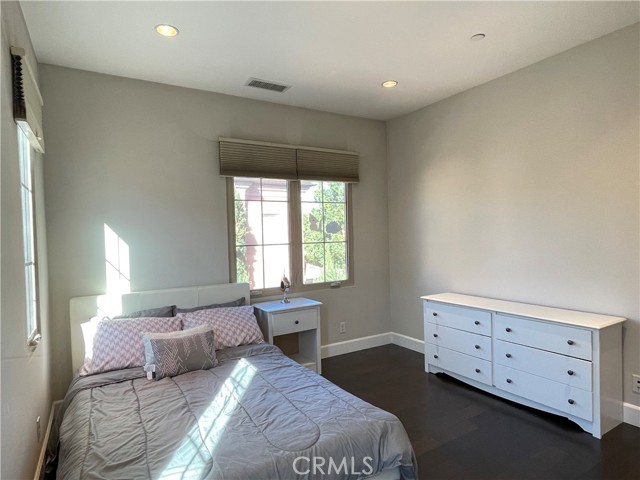 Detail Gallery Image 11 of 25 For 56 Purple Jasmine, Irvine,  CA 92620 - 4 Beds | 3 Baths