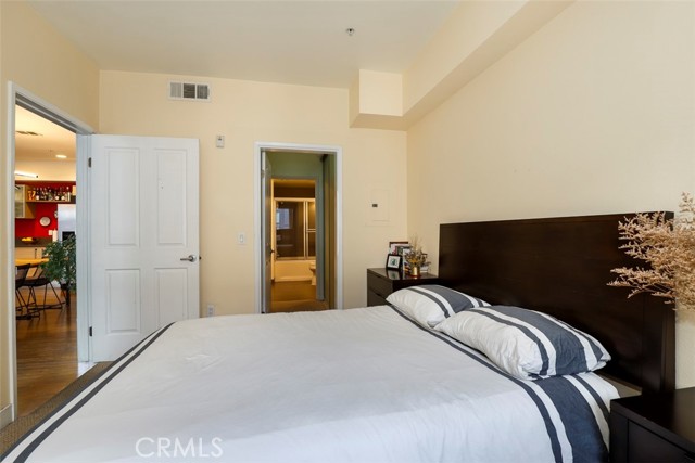Detail Gallery Image 15 of 29 For 1234 Wilshire Bld #331,  Los Angeles,  CA 90017 - 2 Beds | 2 Baths