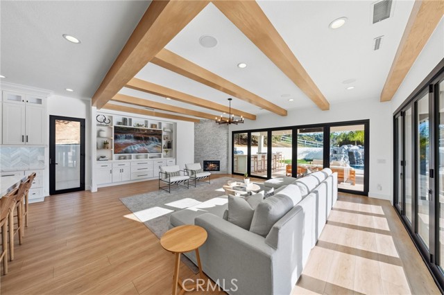 Detail Gallery Image 19 of 26 For 45090 via Tornado, Temecula,  CA 92590 - 4 Beds | 4 Baths