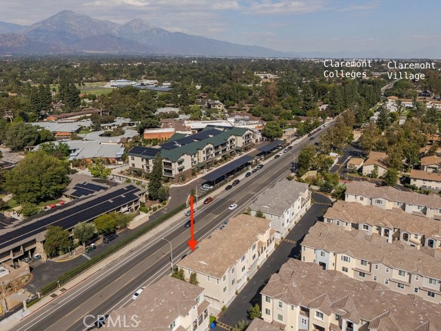 A short distance to Claremont Village and the Colleges
