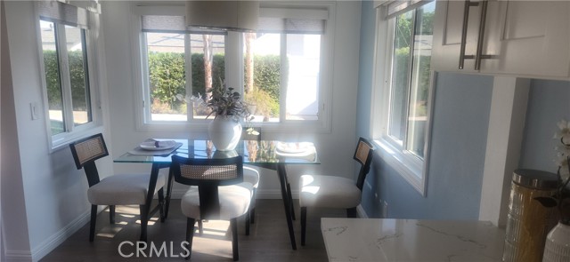 Detail Gallery Image 6 of 13 For 15809 Kingsbury St, Granada Hills,  CA 91344 - 3 Beds | 2 Baths