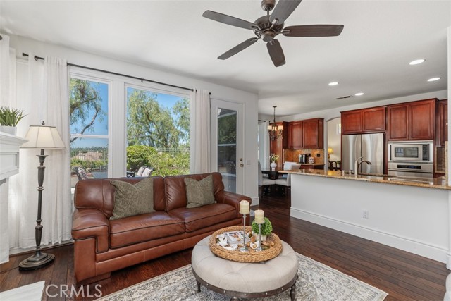 13 Mariposa, Rancho Santa Margarita CA: https://media.crmls.org/medias/182761ec-c0bb-4a7f-be4d-aa74d3b7f6dc.jpg