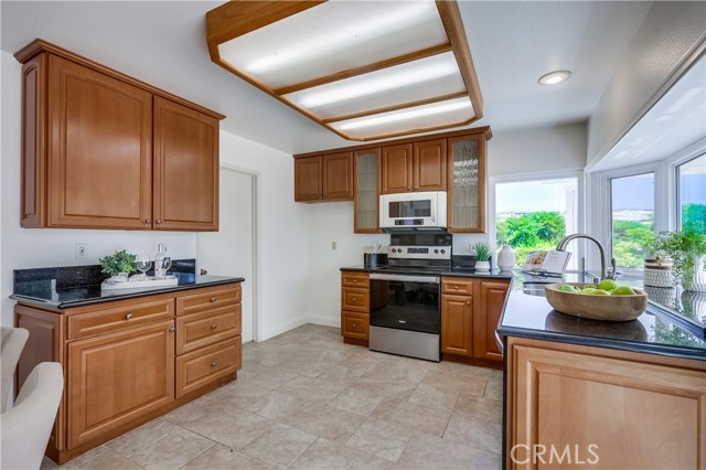 Image 18 of 58 For 24482 Chrisanta Drive