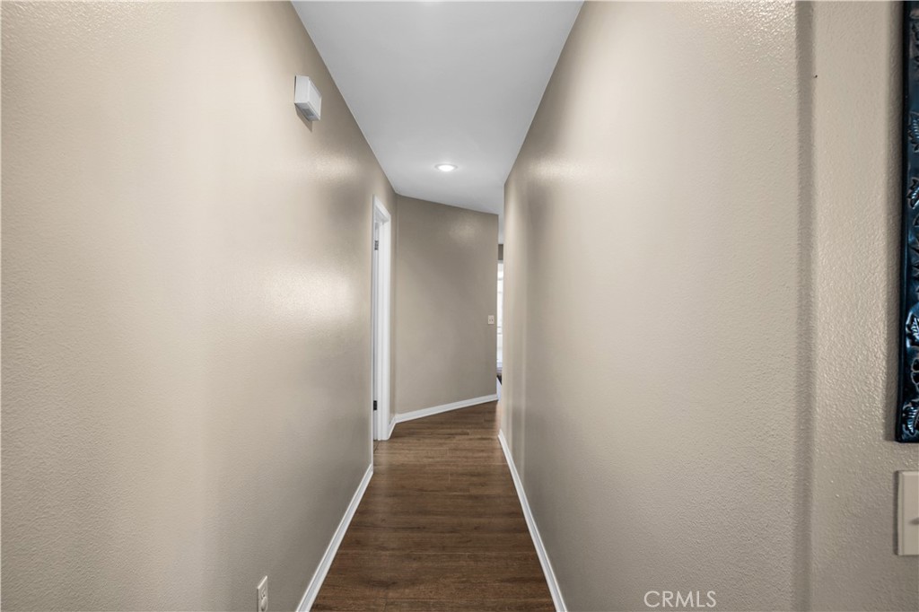 https://media.crmls.org/medias/1827dab7-f252-42f7-85b4-ca8788cf54e0.jpg?preset=X-Large