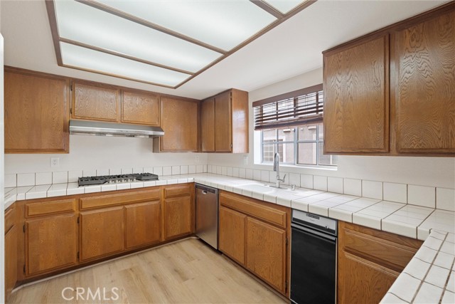 2609 Vanderbilt Lane, Redondo Beach CA: https://media.crmls.org/medias/1828d7ce-5f92-417f-be91-0303b3ae585e.jpg