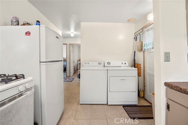 418 W Olive Avenue, La Habra CA: https://media.crmls.org/medias/1828ff7e-5135-4de4-8489-bf4a4cd06b36.jpg