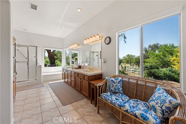 Image 4 of 40 For 14282 Rock Place