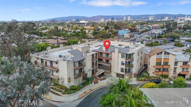 Detail Gallery Image 1 of 23 For 3231 Cheviot Vista Pl #307,  Los Angeles,  CA 90034 - 3 Beds | 2 Baths