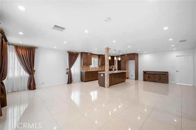 8337 Valecrest Drive, Sun Valley CA: https://media.crmls.org/medias/1829c247-1a07-4653-8f96-626c66600cdb.jpg
