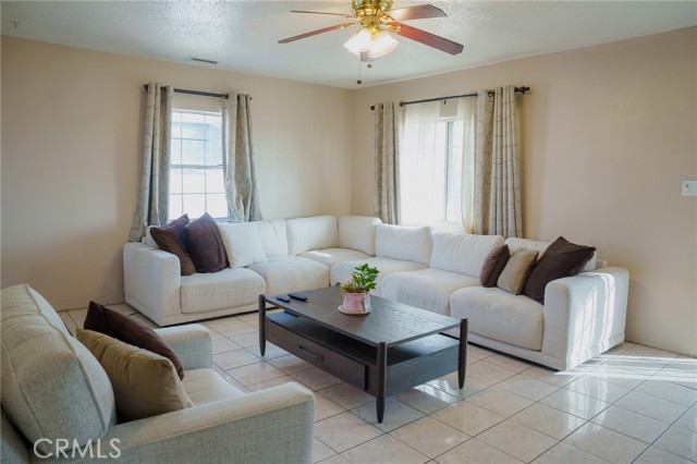 Detail Gallery Image 4 of 17 For 2547 Bloomdale, Duarte,  CA 91010 - 4 Beds | 2 Baths