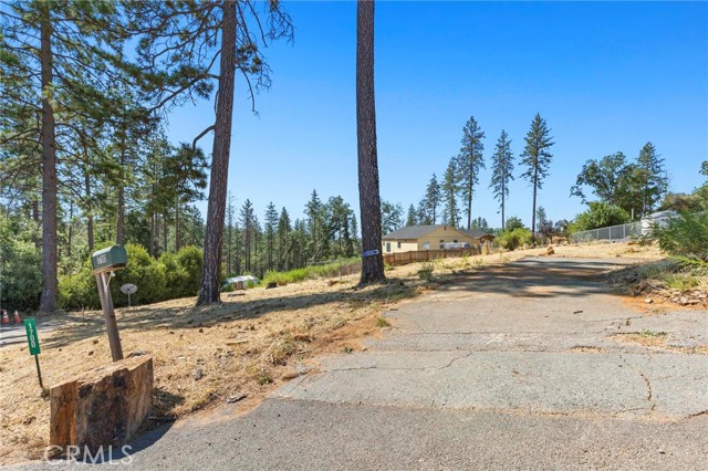 1700 Bandtail Lane, Paradise CA: https://media.crmls.org/medias/182a211d-85c2-45f5-bcd3-0585a80bd236.jpg