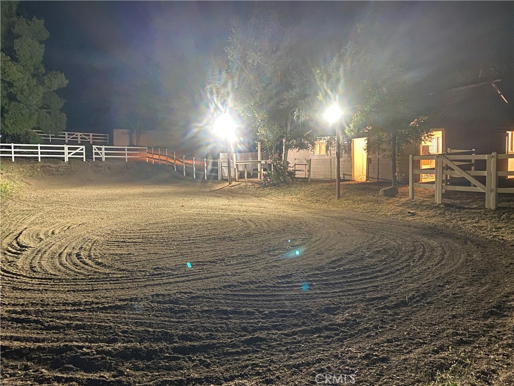 https://media.crmls.org/medias/182a8690-b9e1-4e42-ad89-8f65fba0c134.jpg?preset=X-Large