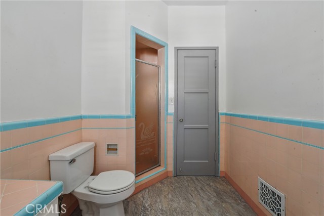 1327 S Burnside Avenue, Los Angeles CA: https://media.crmls.org/medias/182ba8e3-c162-466d-8caa-17886eec63f0.jpg