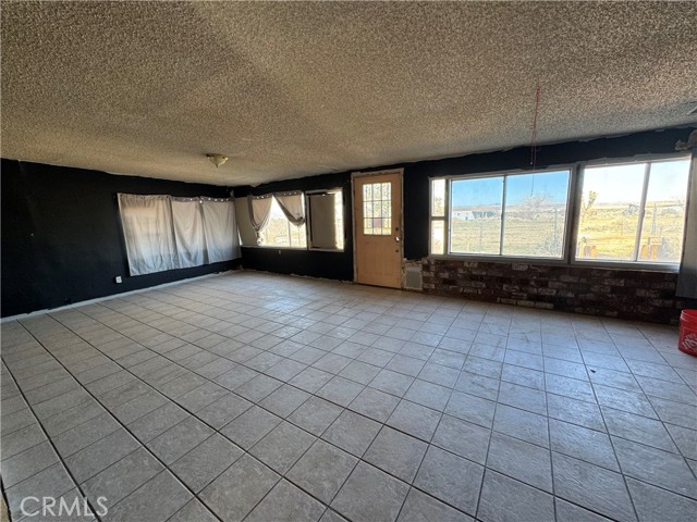 Detail Gallery Image 11 of 30 For 12627 Waverly Ave, Lucerne Valley,  CA 92356 - 2 Beds | 2 Baths