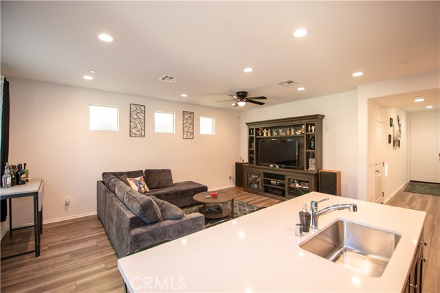 Detail Gallery Image 9 of 38 For 29392 Tourmaline Way, Winchester,  CA 92596 - 3 Beds | 2/1 Baths