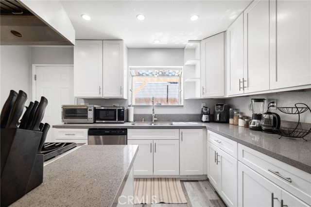 Detail Gallery Image 12 of 33 For 608 E Nugent St, Lancaster,  CA 93535 - 3 Beds | 2 Baths