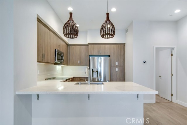 225 Elm Avenue, Long Beach CA: https://media.crmls.org/medias/182d089e-1d8a-48fa-a9af-7eb0a45b192a.jpg