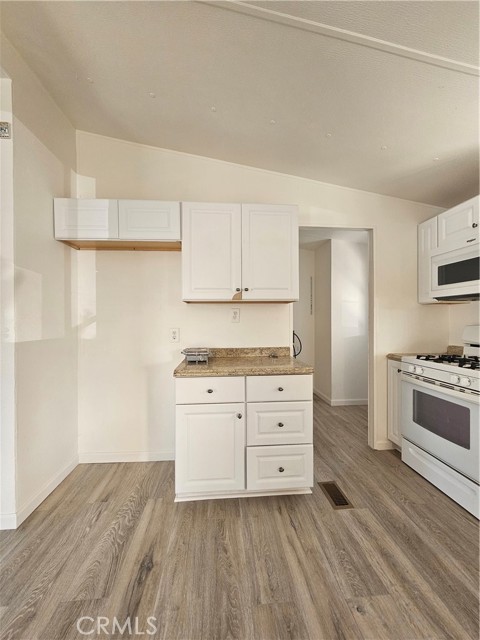 Detail Gallery Image 22 of 24 For 350 San Jacinto Ave #214,  Perris,  CA 92571 - 3 Beds | 2 Baths
