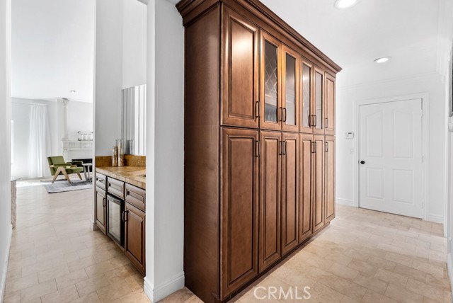 Detail Gallery Image 23 of 70 For 13916 Valleyheart Dr, Sherman Oaks,  CA 91423 - 6 Beds | 4/1 Baths