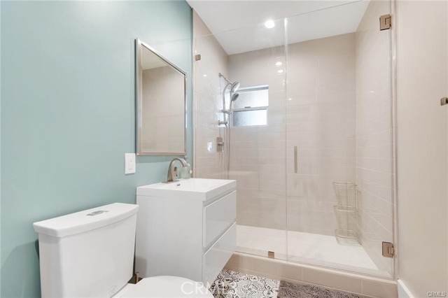 Image 18 of 20 For 971 Manzanita Street