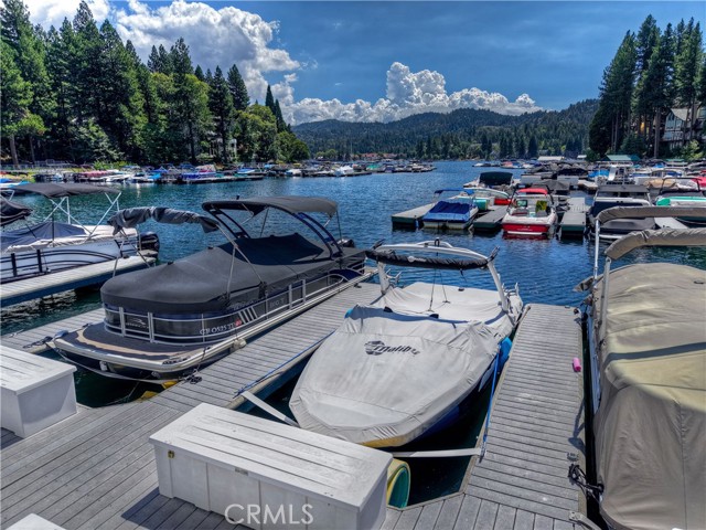 0 North Bay, Lake Arrowhead CA: https://media.crmls.org/medias/182e4601-9cc3-4b84-860b-ef1203086e2f.jpg