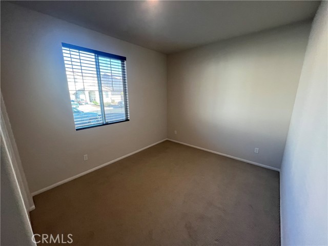 Detail Gallery Image 8 of 26 For 19557 Hanging Rock, Lake Elsinore,  CA 92532 - 5 Beds | 3 Baths