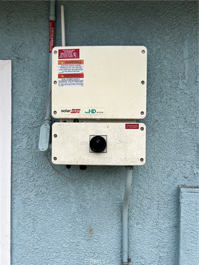 https://media.crmls.org/medias/182ec446-7aae-4d73-a6fc-92e05daaf502.jpg?preset=X-Large