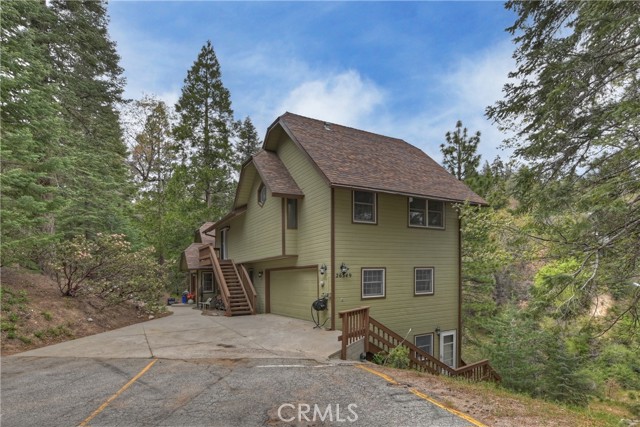 26349 Walnut Hills Drive, Lake Arrowhead CA: https://media.crmls.org/medias/182f0b53-bcab-40ae-9f5a-957727a5419a.jpg