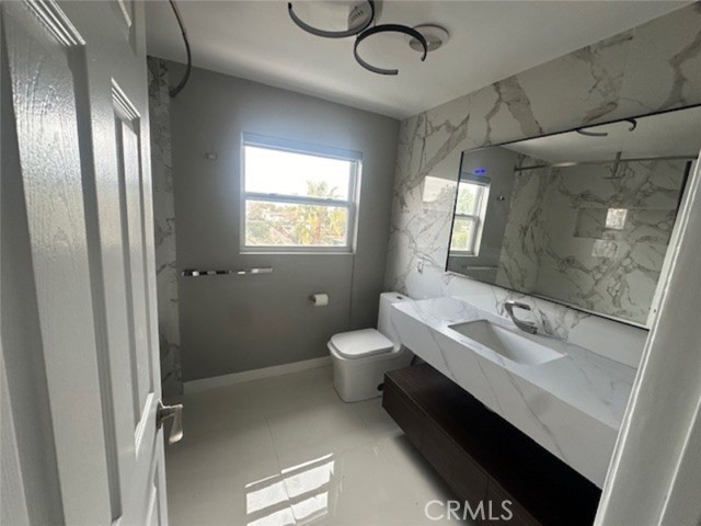 Detail Gallery Image 34 of 42 For 5128 Llano, Woodland Hills,  CA 91364 - 3 Beds | 3 Baths