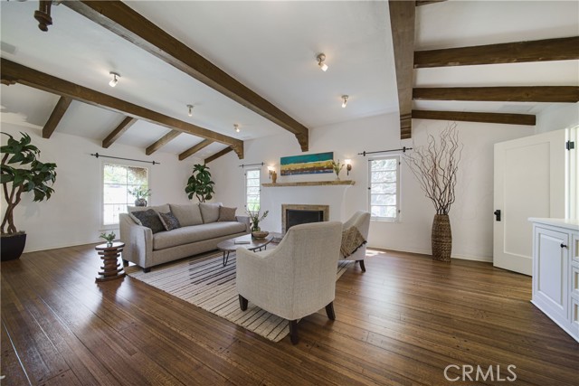 Detail Gallery Image 8 of 63 For 516 E Stocker St, Glendale,  CA 91207 - 4 Beds | 3 Baths