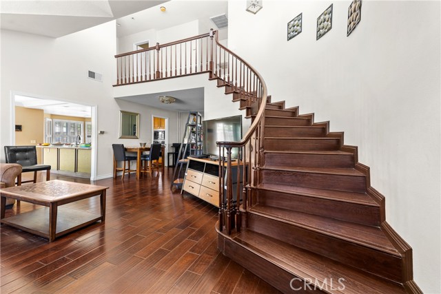 12162 Napoli Drive, Cerritos CA: https://media.crmls.org/medias/182fd31a-e1a4-44aa-804a-2b6cd9f61694.jpg