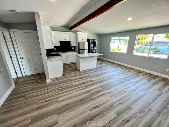 Detail Gallery Image 4 of 7 For 1103 S Hollenbeck St #B,  West Covina,  CA 91791 - 1 Beds | 1 Baths