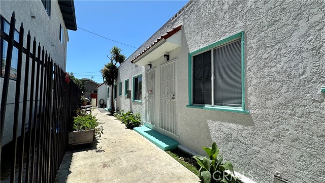 Detail Gallery Image 4 of 12 For 154 E Eagle St, Long Beach,  CA 90806 - – Beds | – Baths
