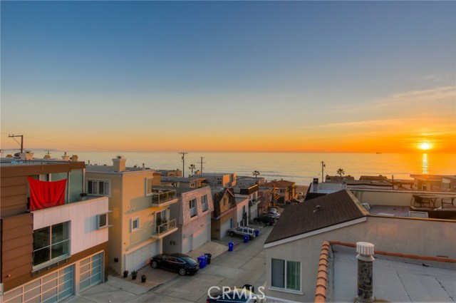 217 39th Street, Manhattan Beach, California 90266, 4 Bedrooms Bedrooms, ,4 BathroomsBathrooms,Residential,Sold,39th,SB17050744