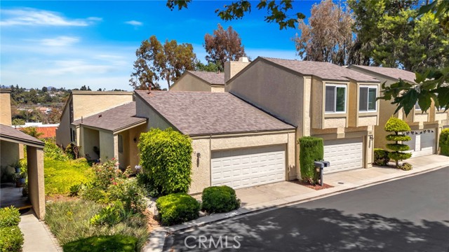 24812 Leto Circle, Mission Viejo CA: https://media.crmls.org/medias/18320729-273d-4caa-9502-5a9e79d083bd.jpg