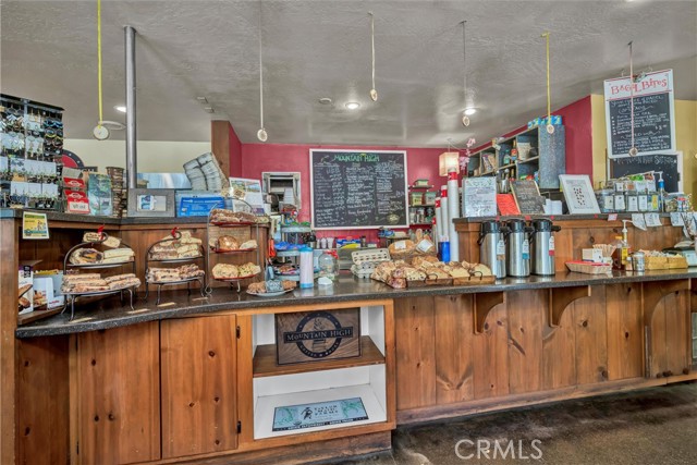 0, Cobb CA: https://media.crmls.org/medias/183220dc-c12e-4166-a525-2b2b7215cb3d.jpg