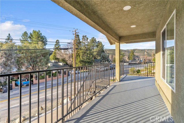 Detail Gallery Image 5 of 29 For 17819 Elizabeth Lake, Lake Hughes,  CA 93532 - 3 Beds | 2 Baths