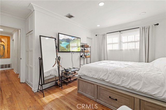 Detail Gallery Image 21 of 27 For 18229 Strathern St, Reseda,  CA 91335 - 3 Beds | 2 Baths