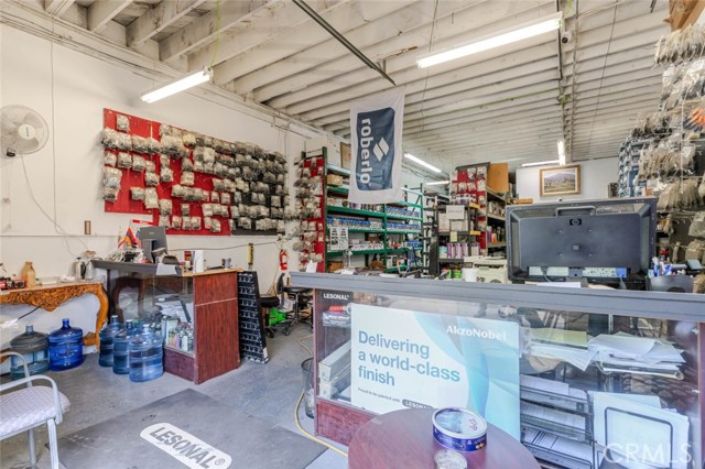  Commercial for Sale in Sun Valley, California