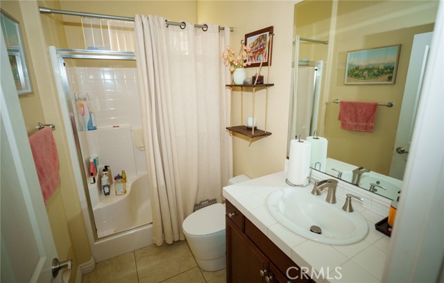 Detail Gallery Image 18 of 20 For 27462 English Ivy Ln, Canyon Country,  CA 91387 - 5 Beds | 3 Baths