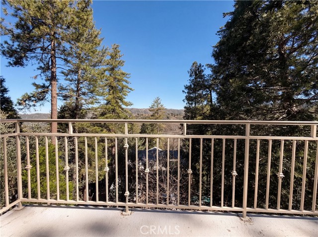 Detail Gallery Image 16 of 19 For 120 Zermat, Crestline,  CA 92325 - 3 Beds | 2 Baths