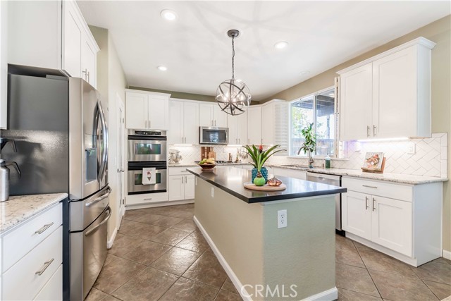 17 Ponte Brava, Lake Elsinore CA: https://media.crmls.org/medias/18332d4d-17f8-4dfa-bf21-30834128a60a.jpg