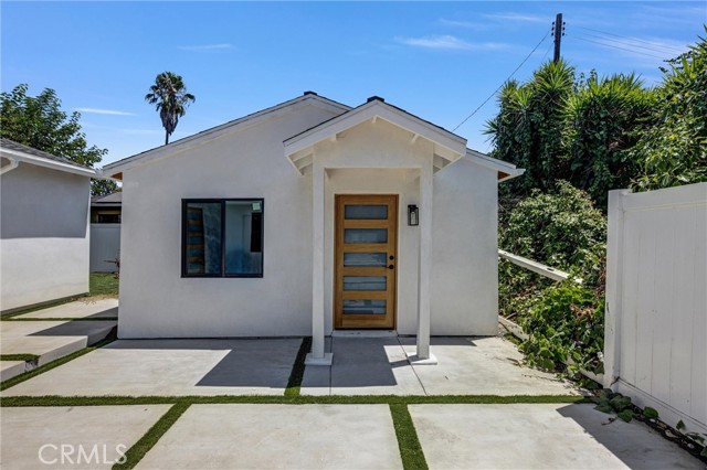 5222 Cedros Avenue, Sherman Oaks CA: https://media.crmls.org/medias/18338992-bef2-4b8a-b4c5-d04c597097ae.jpg
