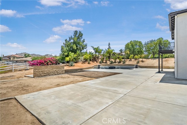 17530 Dry Run Court, Riverside CA: https://media.crmls.org/medias/1834db3e-8845-4d8d-8522-1f4e66d3c29a.jpg