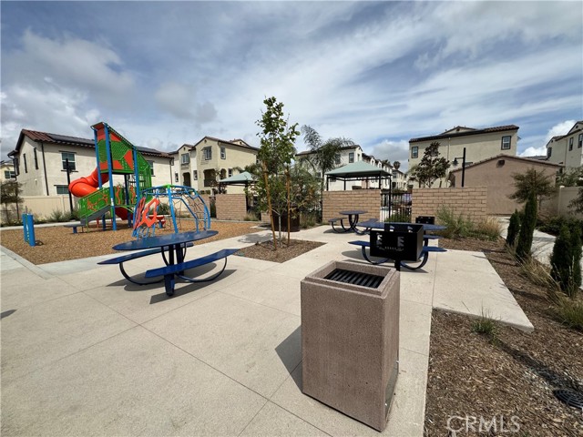 2131 Cumberland, Pomona CA: https://media.crmls.org/medias/1834e5b7-13fd-4b85-9b54-a6c2e345414b.jpg